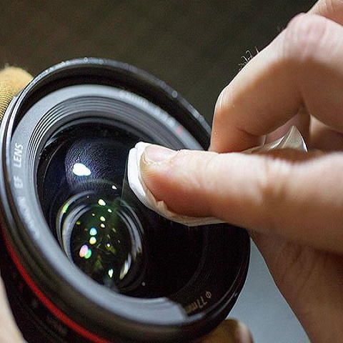 چگونه لنز دوربین DSLR خود را تمیز کنیم